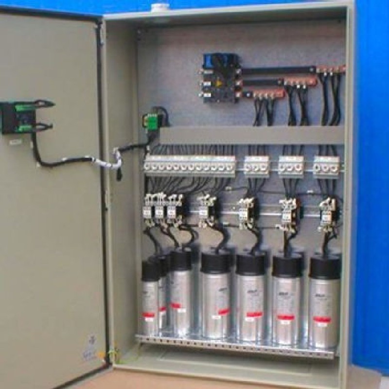 Banco de capacitor automático